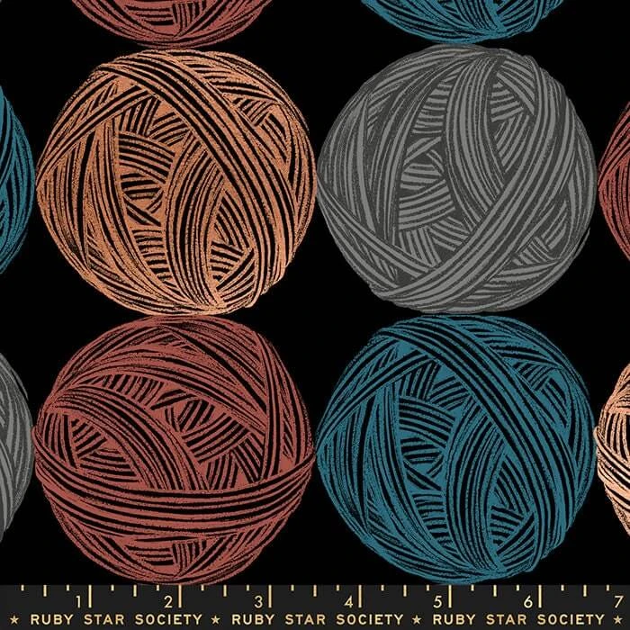 Purl Wound Up By Sarah Watts Strickmotivstoff - Ruby Star Society Copper Black "I Love Yarn" Linen Canvas Designerstoff - Wollknäuel Auf Schwarzem Grund Mit Kupfergold-Akzenten 1 Purl Wound Up By Sarah Watts Strickmotivstoff - Ruby Star Society Copper Black "I Love Yarn" Linen Canvas Designerstoff - Wollknäuel Auf Schwarzem Grund Mit Kupfergold-Akzenten