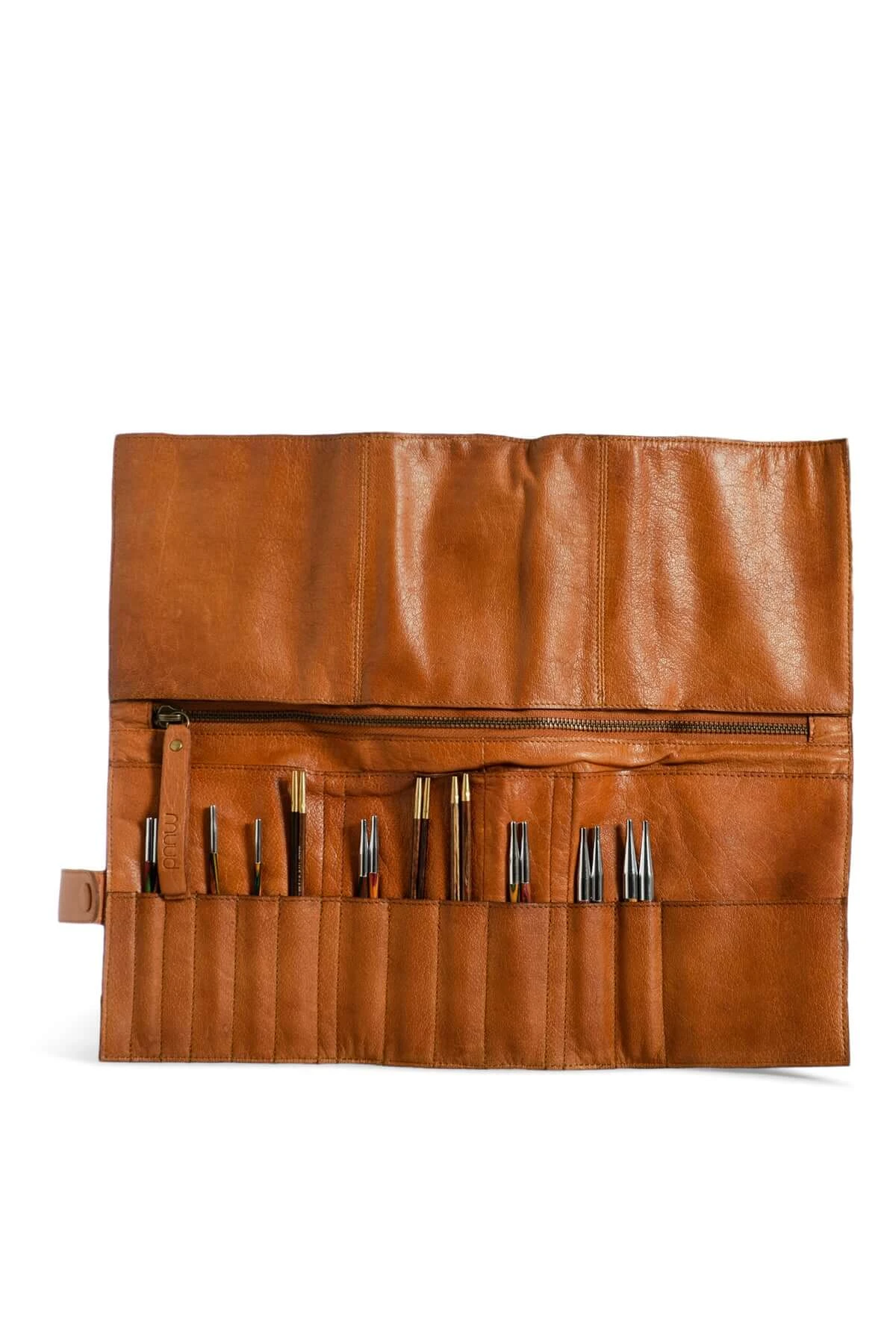 Stockholm Lederetui - Muud Living - Organizer Für Stricknadeln & Häkelnadeltasche - Whiskey-Braun 1 Stockholm Lederetui - Muud Living - Organizer Für Stricknadeln & Häkelnadeltasche - Whiskey-Braun